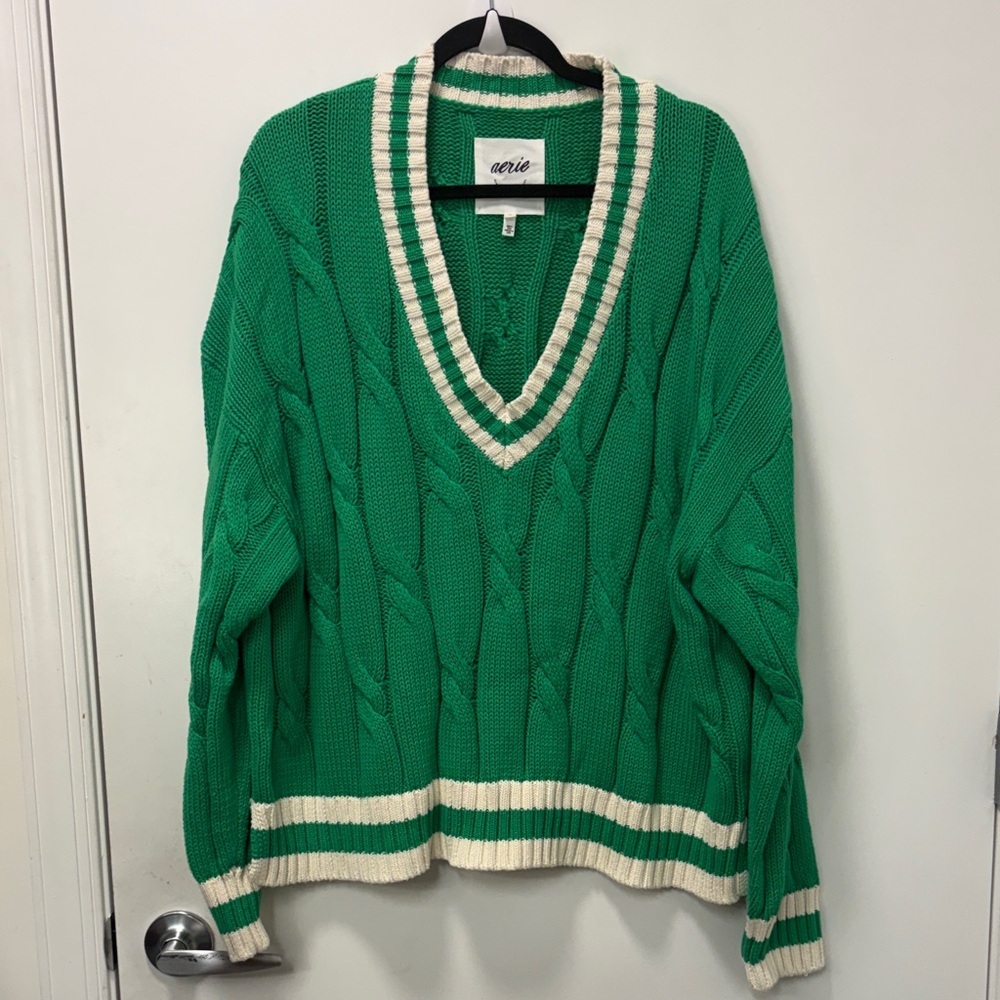 AERIE CUT KNIT SWEATER CABLE KNIT V-NECK